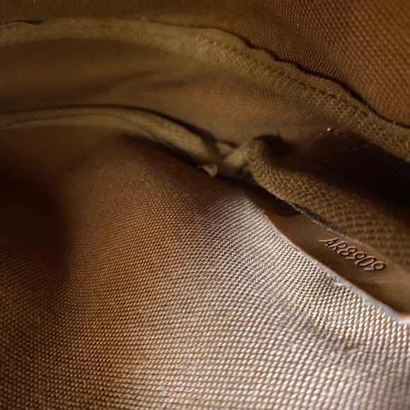 Authentic Louis Vuitton Saumur - Picture 10 of 14